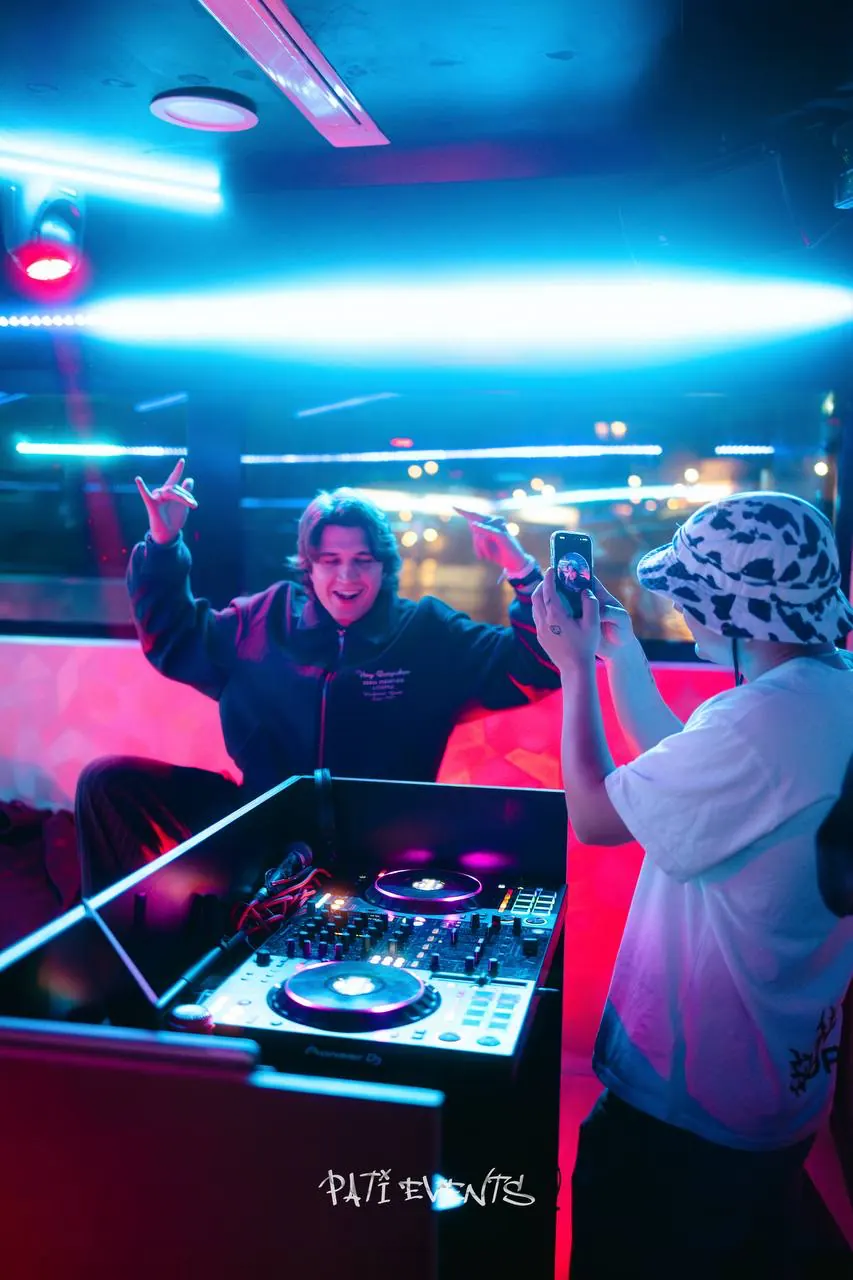 Танцовщица в чёрном корсете, Events Pati Berlin